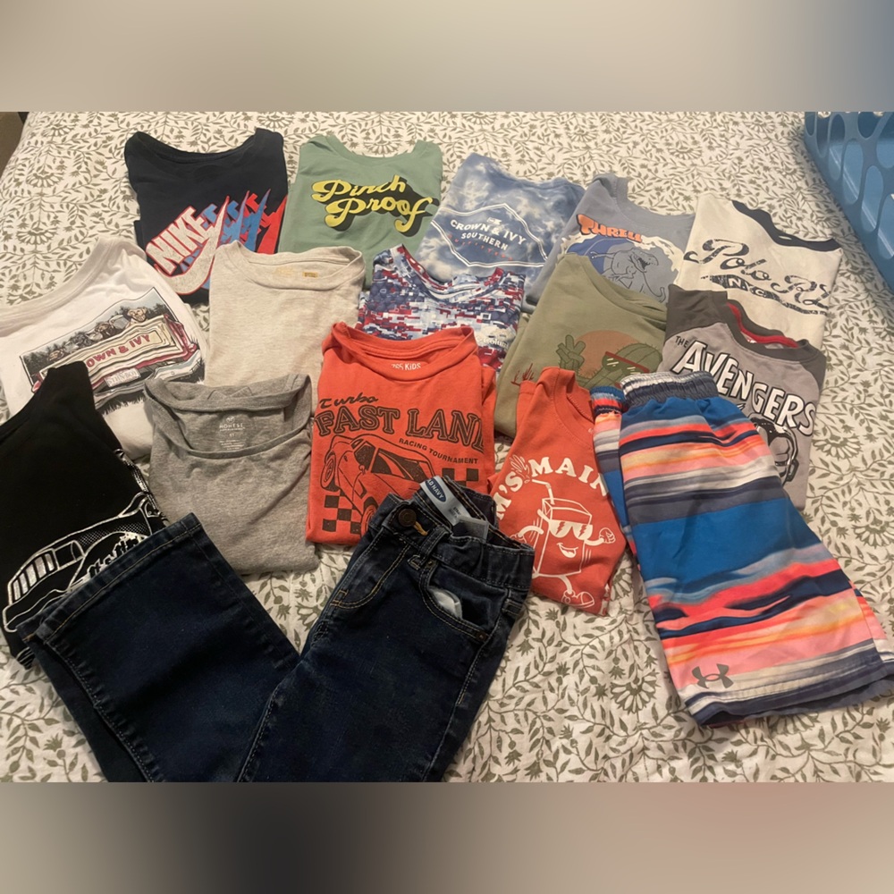 BOYS 5T LOT
